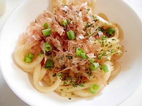 鰹節と小ねぎの焼きうどん